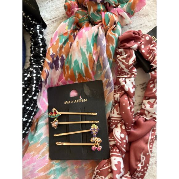 AVA & AIDEN hair accessory lot - Picture 3 of 11